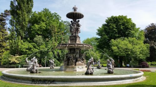 Stadtparkbrunnen - Foto: Imre Szebényi